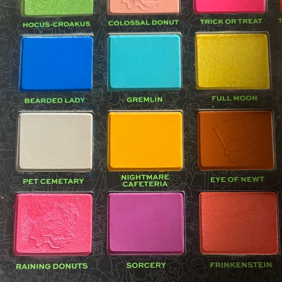 Revolution Treehouse of Horror Palette with Green Accents - Picture 4 of 6